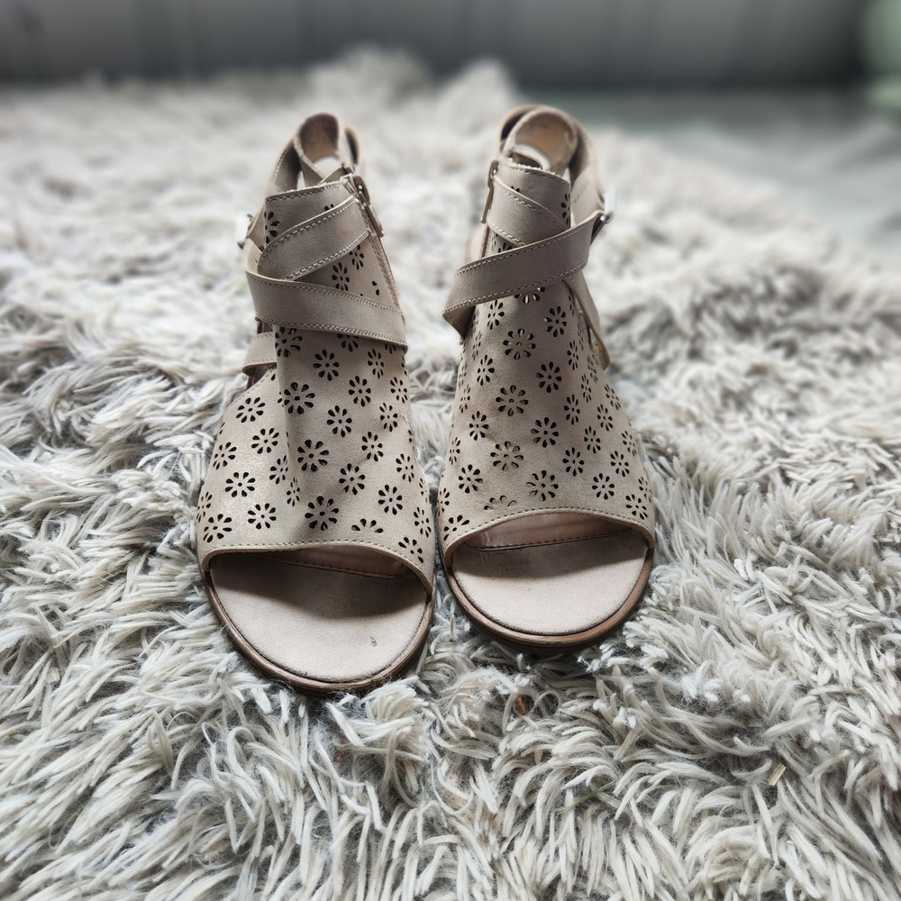 Wonder Nation Beige Floral Cutout Sandals